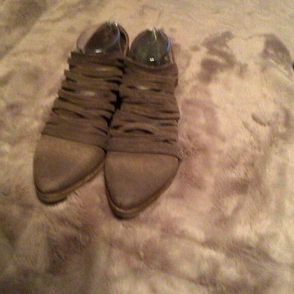 Free People Lost Valley Distressed Leather Pointy Toe Strappy Bootie Size 37/ 7 - Picture 2 of 4